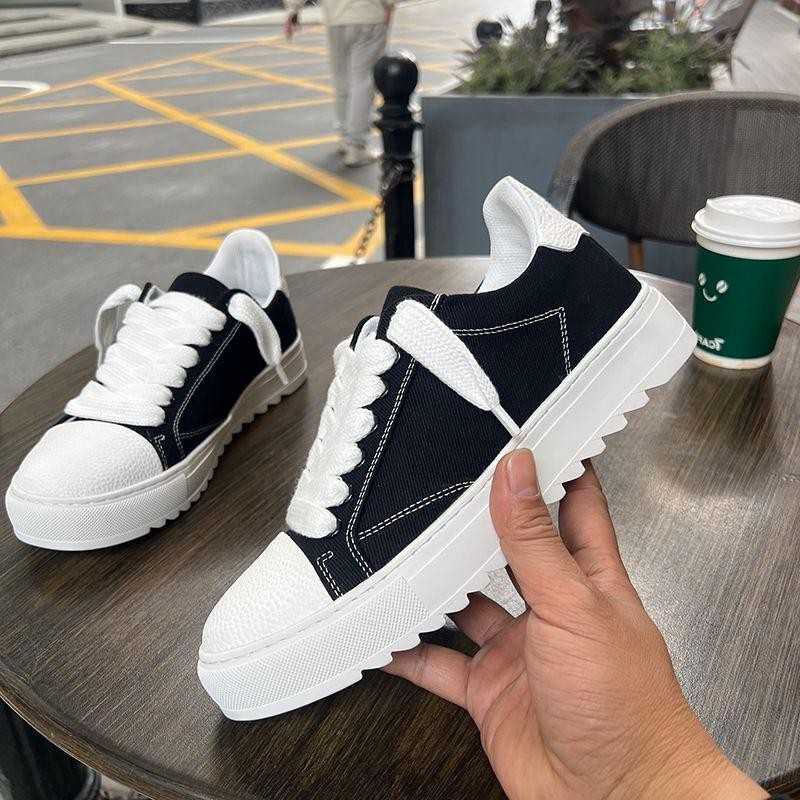 Men Shoes Trends - Scarpe Basse in Tela alla Moda